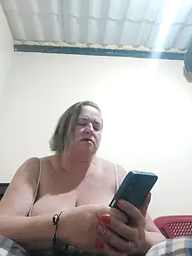 Snapshot of Miss-tetas chatting on January 13, 2026, 1:33 am Miss-tetas online show from January 13, 2026, 1:33 am