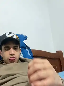 Snapshot of Camachito332 chatting on April 10, 2026, 12:05 am Camachito332 online show from April 10, 2026, 12:05 am