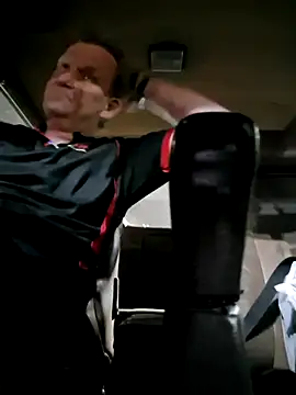 wallacelegend online show from September 8, 2025, 9:03 pm