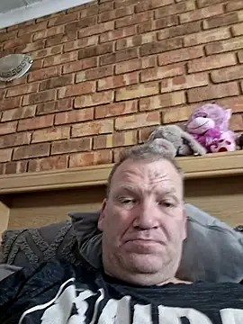 wallacelegend online show from November 11, 2025, 6:02 am