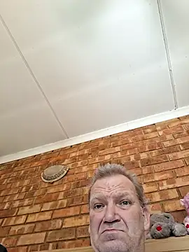 wallacelegend online show from February 10, 2026, 7:01 am