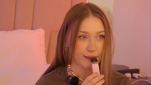 Snapshot of NancySmitts chatting on February 1, 2026, 4:05 pm NancySmitts online show from February 1, 2026, 4:05 pm