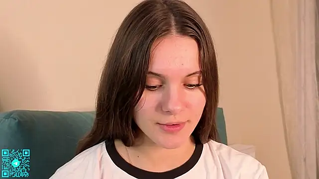 chloemilka online show from September 29, 2025, 5:51 pm