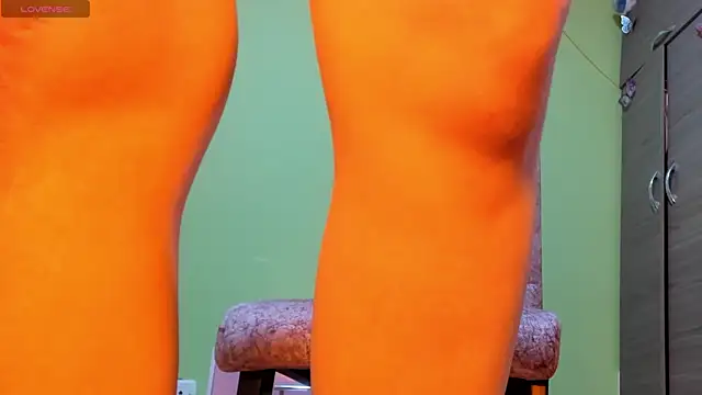 Snapshot of hot_Dariana_pantyhose chatting on November 14, 2025, 1:32 pm hot Dariana pantyhose online show from November 14, 2025, 1:32 pm