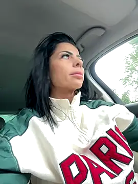 Snapshot of VanesaCharm chatting on October 6, 2025, 6:00 am VanesaCharm online show from October 6, 2025, 6:00 am