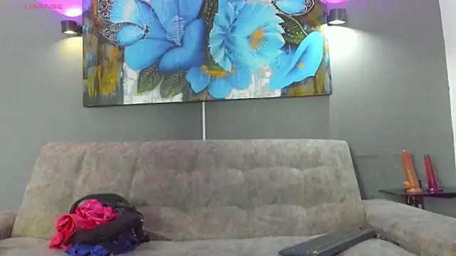 elizabeth lamer online show from December 15, 2025, 6:39 am