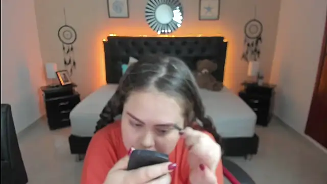 LolaVillalobos online show from September 20, 2025, 2:07 pm