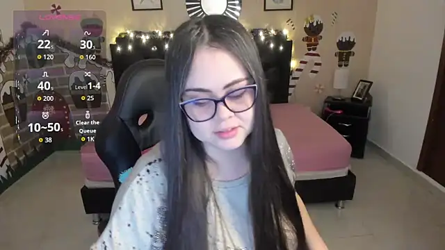 LolaVillalobos online show from December 4, 2025, 12:47 pm