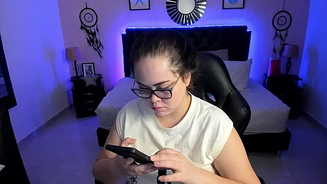 Snapshot of LolaVillalobos chatting on May 13, 2026, 1:41 pm LolaVillalobos online show from May 13, 2026, 1:41 pm