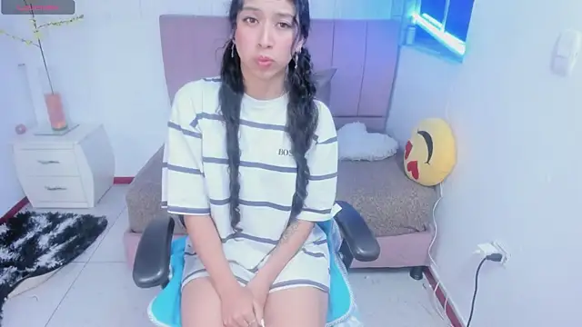 anna moon11 online show from October 3, 2025, 5:04 am