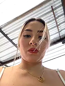Snapshot of Natasanz chatting on May 6, 2026, 7:41 pm Natasanz online show from May 6, 2026, 7:41 pm
