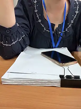 Snapshot of PhuongNhi21 chatting on November 5, 2025, 1:05 am PhuongNhi21 online show from November 5, 2025, 1:05 am