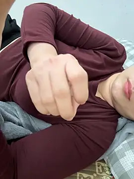 Snapshot of PhuongNhi21 chatting on November 17, 2025, 1:06 pm PhuongNhi21 online show from November 17, 2025, 1:06 pm