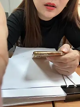 Snapshot of PhuongNhi21 chatting on November 18, 2025, 1:11 am PhuongNhi21 online show from November 18, 2025, 1:11 am