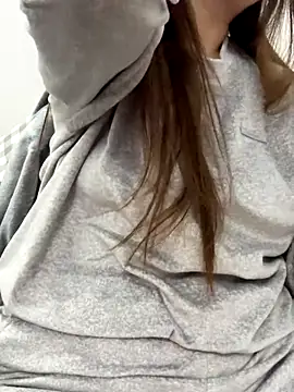 Snapshot of PhuongNhi21 chatting on November 21, 2025, 2:05 pm PhuongNhi21 online show from November 21, 2025, 2:05 pm