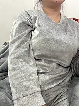 Snapshot of PhuongNhi21 chatting on November 24, 2025, 2:39 pm PhuongNhi21 online show from November 24, 2025, 2:39 pm