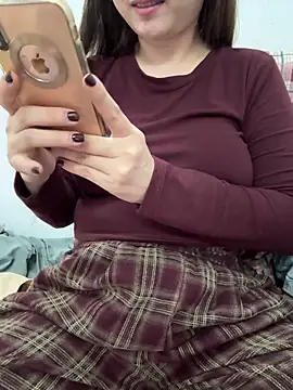 Snapshot of PhuongNhi21 chatting on December 15, 2025, 2:21 pm PhuongNhi21 online show from December 15, 2025, 2:21 pm