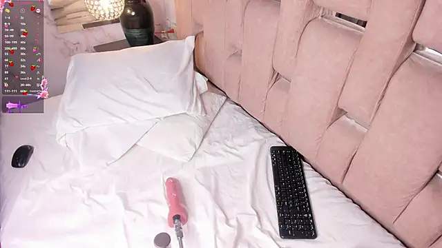 Snapshot of NinaCapelli chatting on November 11, 2025, 4:56 am NinaCapelli online show from November 11, 2025, 4:56 am