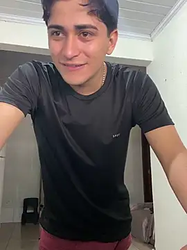 Tavinho067 online show from May 14, 2026, 6:04 pm