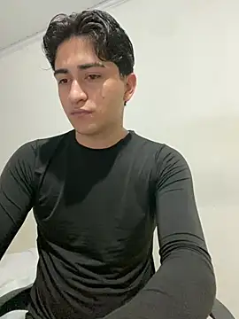Tavinho067 online show from May 24, 2026, 10:59 pm