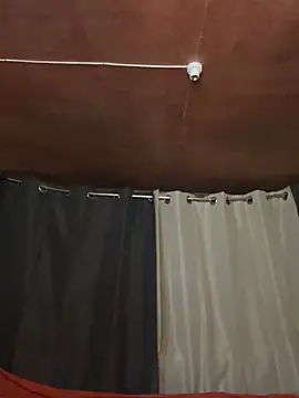 Snapshot of Ur_latinahotpaprika chatting on October 28, 2025, 4:31 pm Ur latinahotpaprika online show from October 28, 2025, 4:31 pm