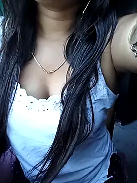 Snapshot of Desi_couple305 chatting on October 9, 2025, 1:47 am Desi couple305 online show from October 9, 2025, 1:47 am