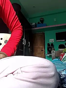 Desi couple305 online show from November 15, 2025, 8:55 am