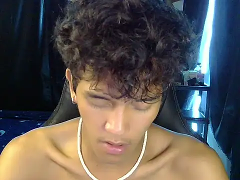 kenbigcockxx online show from April 12, 2026, 4:23 pm