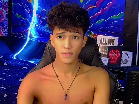 Snapshot of kenbigcockxx chatting on July 21, 2026, 7:43 am kenbigcockxx online show from July 21, 2026, 7:43 am