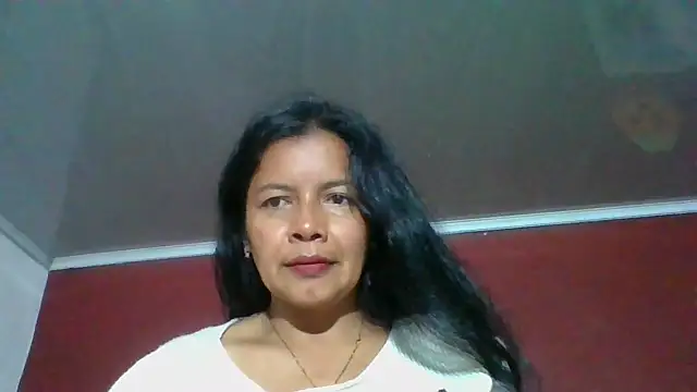 DianaOchoa  online show from November 5, 2025, 9:42 am