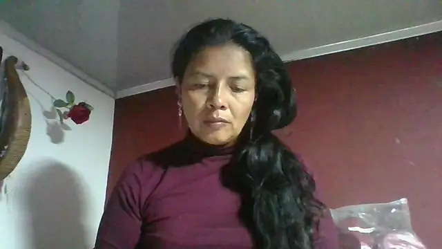 DianaOchoa  online show from May 10, 2026, 11:43 pm