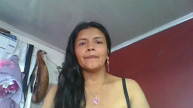 DianaOchoa  online show from May 11, 2026, 12:00 pm
