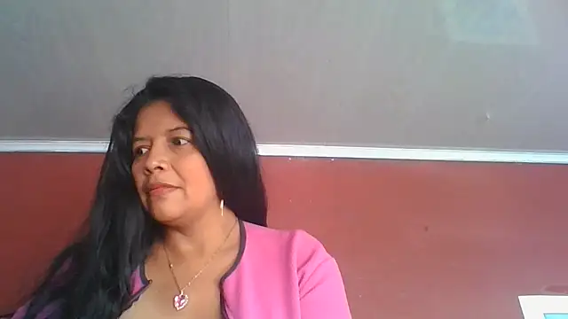 Snapshot of DianaOchoa_ chatting on June 26, 2026, 12:09 pm DianaOchoa online show from June 26, 2026, 12:09 pm