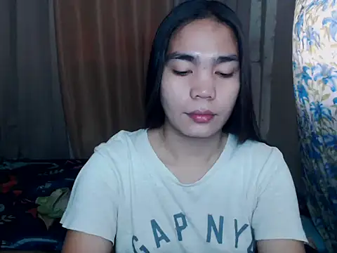 Snapshot of Simple_Martina chatting on November 25, 2025, 2:22 am Simple Martina online show from November 25, 2025, 2:22 am