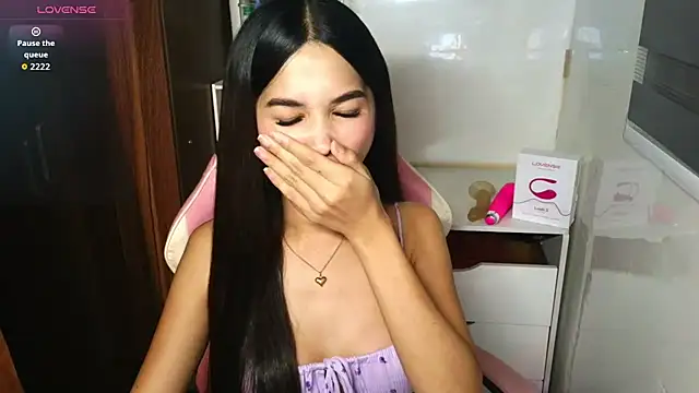 Snapshot of sweetleigh18 chatting on November 8, 2025, 6:51 pm sweetleigh18 online show from November 8, 2025, 6:51 pm