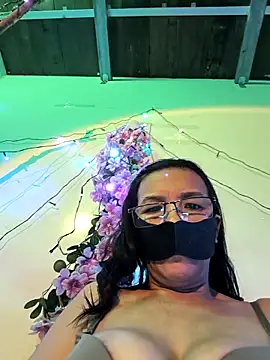 Tina 2pp online show from November 26, 2025, 2:12 am