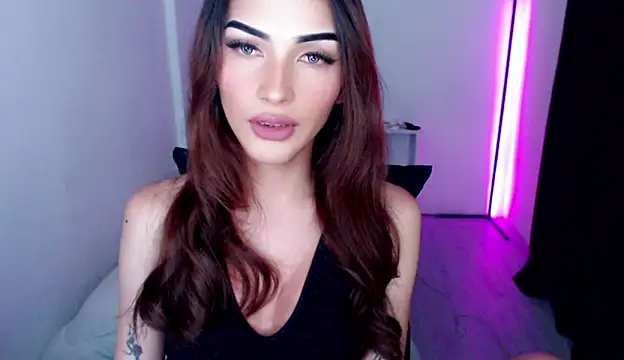 Snapshot of Alicegreenexx chatting on April 26, 2026, 12:19 am Alicegreenexx online show from April 26, 2026, 12:19 am