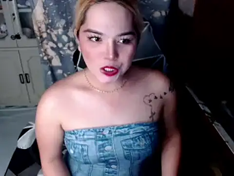 blonditax1111 online show from October 22, 2025, 8:25 am