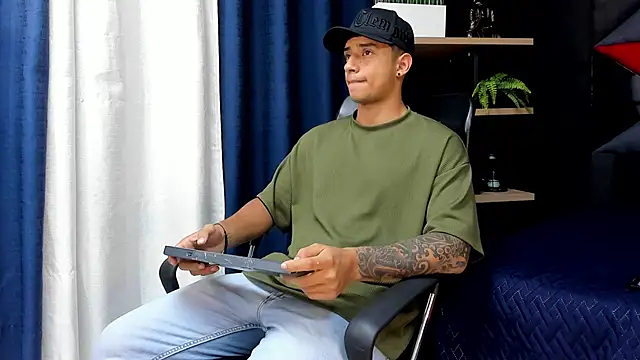 jaze bradley online show from November 20, 2025, 11:32 am