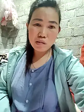 jienrrr online show from October 25, 2025, 1:51 pm