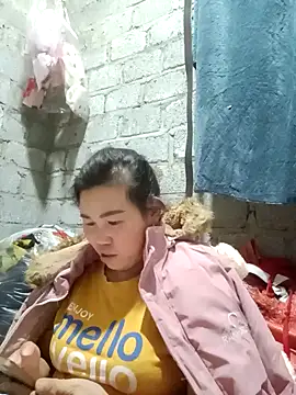 jienrrr online show from November 3, 2025, 1:34 pm