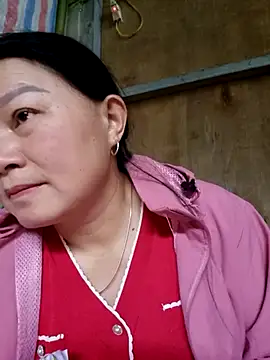 yoowwmr online show from October 24, 2025, 12:52 am