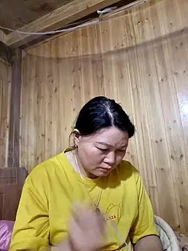 yoowwmr online show from November 5, 2025, 3:45 pm