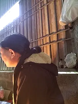 yoowwmr online show from November 10, 2025, 2:10 am