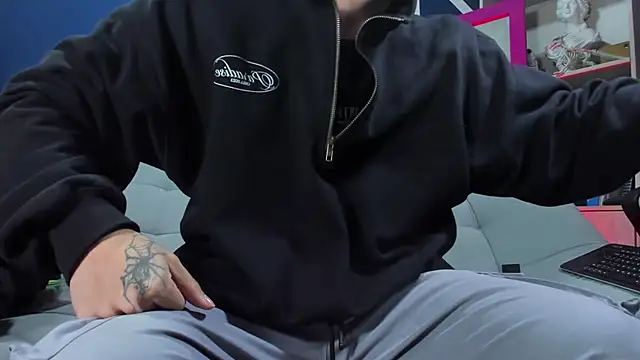 etham wolf  online show from November 21, 2025, 11:20 am