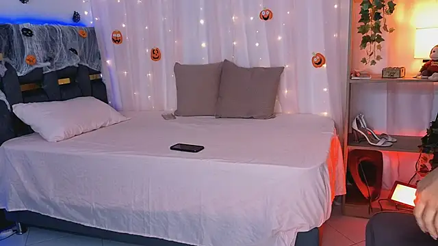 anitaglow online show from October 23, 2025, 9:02 pm