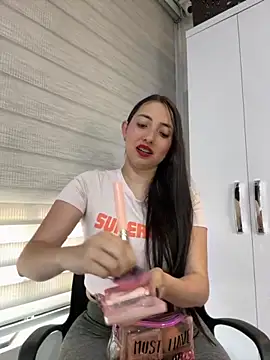 AndieJones  online show from November 12, 2025, 12:16 pm