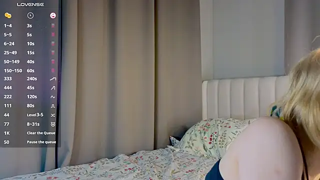 PolIyBowman online show from October 26, 2025, 3:07 pm