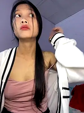 Snapshot of vyvy777 chatting on October 29, 2025, 1:30 am vyvy777 online show from October 29, 2025, 1:30 am