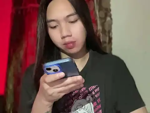 Snapshot of kat_mire chatting on December 17, 2025, 4:57 pm kat mire online show from December 17, 2025, 4:57 pm